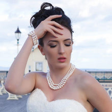 Load image into Gallery viewer, Maison Blanche Pearl Jewellery Set - Orchira Pearl Jewellery